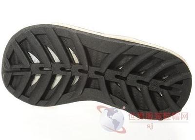 “吹气”拖鞋充斥线上线下，祸从脚生防不胜防